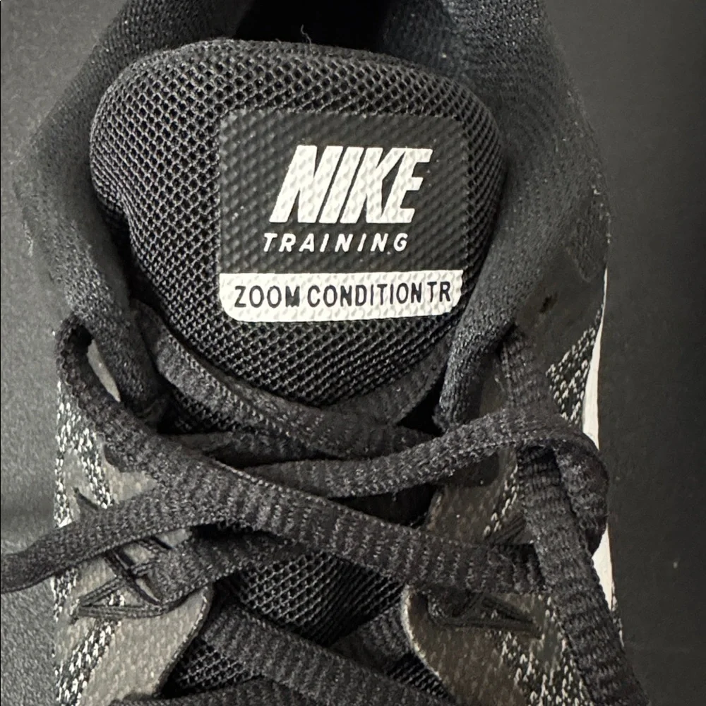 Nike Black and White Zoom Condition TR Training Sneakers Women’s Size 6 GUC